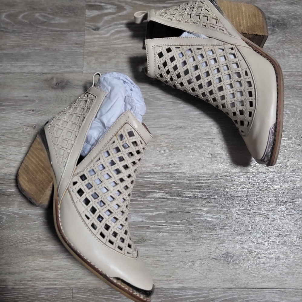 Jeffrey Campbell boots Size 5.5